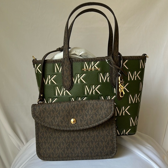 ❌❌SOLD❌❌Michael Kors Amazon Green Tote Bag. - Picture 10 of 10